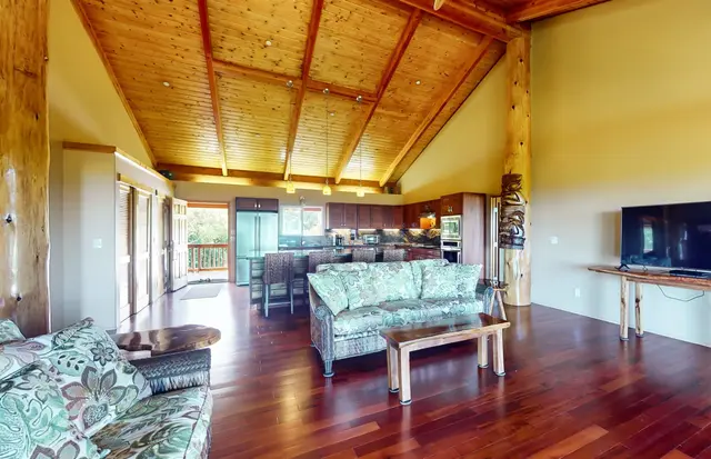 Listing Image for 28 S Honokala Rd A 11 of 50