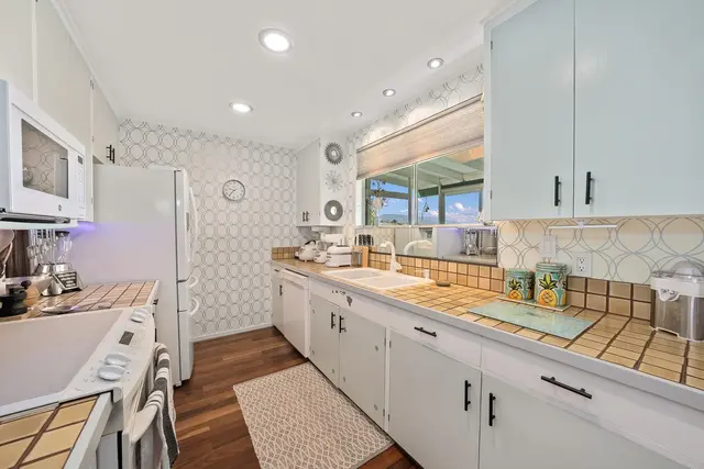 Listing Image for 2884 Iwalani St 15 of 50