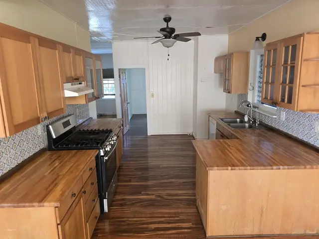 Listing Image for 3237 Luahine Pl 6 of 15