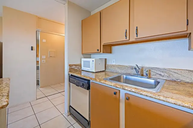 Listing Image for 3740 Lower Honoapiilani Rd E308 10 of 38