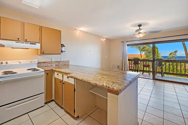 Listing Image for 3740 Lower Honoapiilani Rd E308 12 of 38