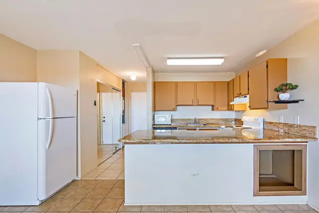 Listing Image for 3740 Lower Honoapiilani Rd E308 17 of 38