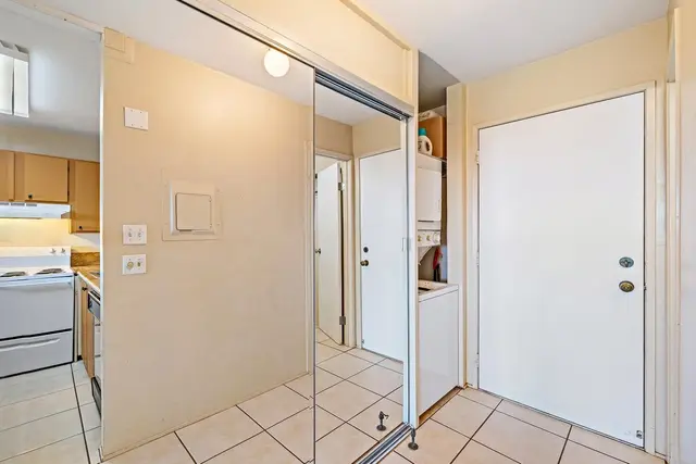 Listing Image for 3740 Lower Honoapiilani Rd E308 21 of 38