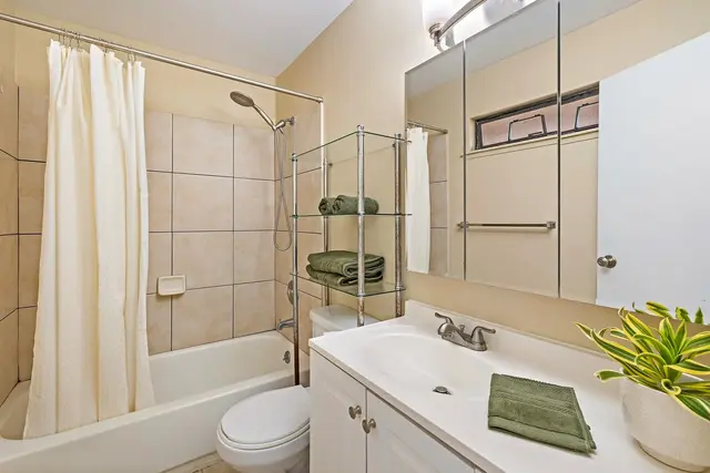 Listing Image for 3740 Lower Honoapiilani Rd E308 23 of 38