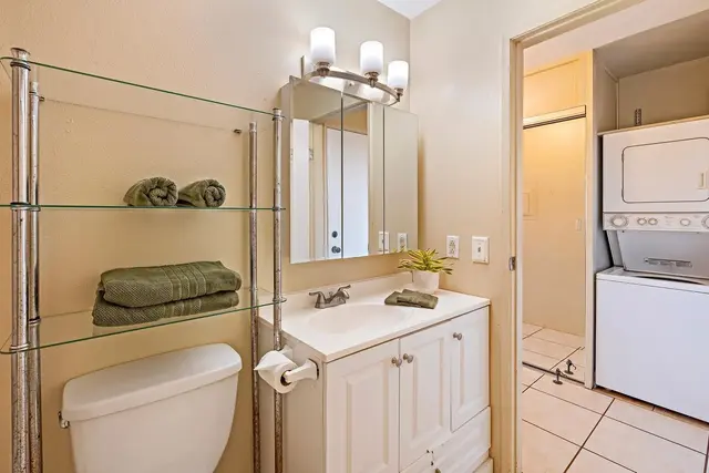 Listing Image for 3740 Lower Honoapiilani Rd E308 24 of 38