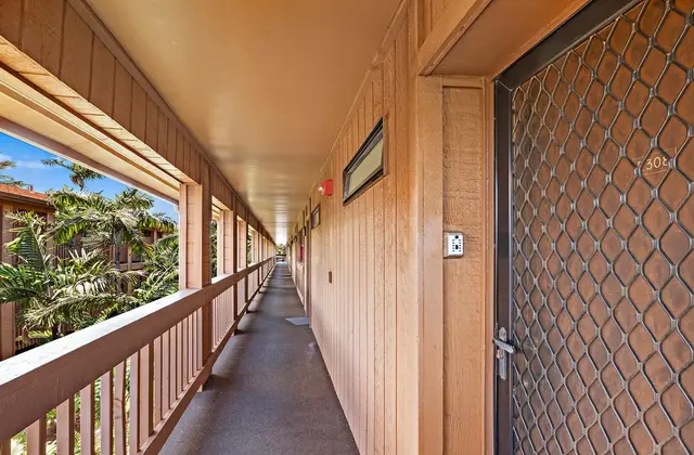 Listing Image for 3740 Lower Honoapiilani Rd E308 34 of 38