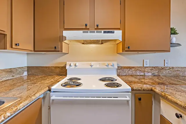 Listing Image for 3740 Lower Honoapiilani Rd E308 8 of 38
