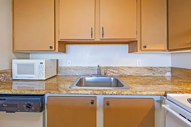 Listing Image for 3740 Lower Honoapiilani Rd E308 9 of 38