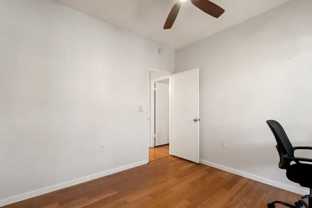 Listing Image for 160 Keonekai Rd 8-203 10 of 35