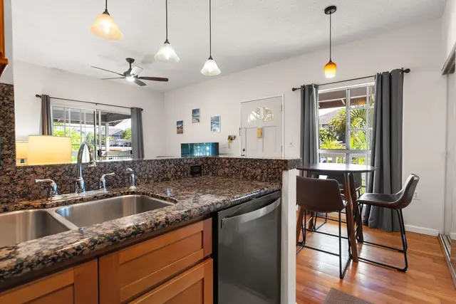 Listing Image for 160 Keonekai Rd 8-203 25 of 35
