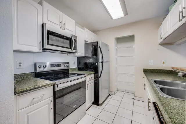 Listing Image for 55 Waiaka Ln 34-201 9 of 19