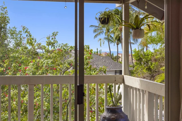 Listing Image for 160 Keonekai Rd 22-201 19 of 37