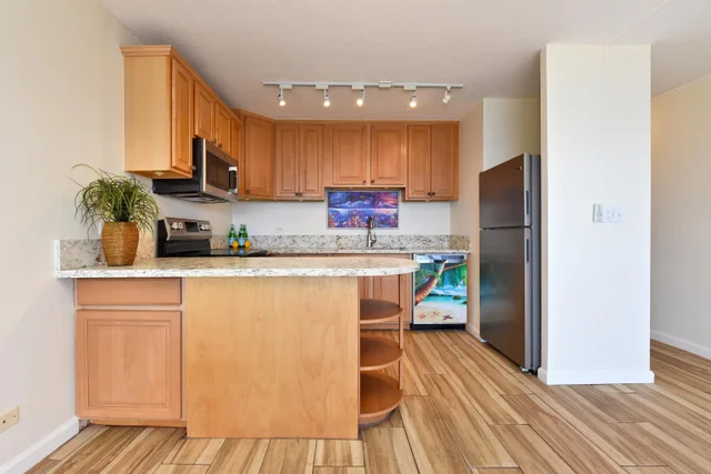 Listing Image for 1403 Front St 307 5 of 20