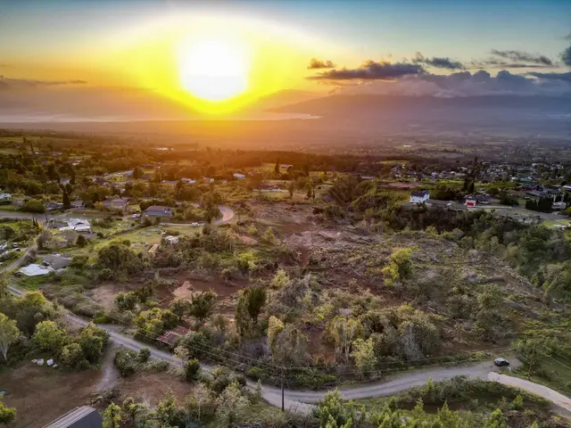 Listing Image for 0 Haleakala Hwy Unit A 2 of 9
