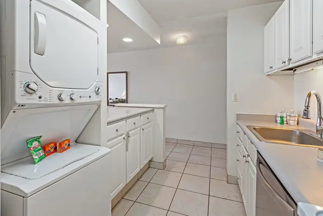 Listing Image for 4327 Lower Honoapiilani Rd 808 13 of 35