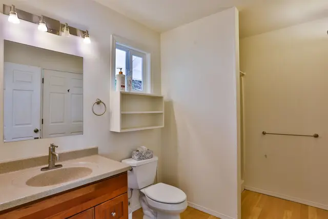 Listing Image for 441 Haloa Rd 21 of 33