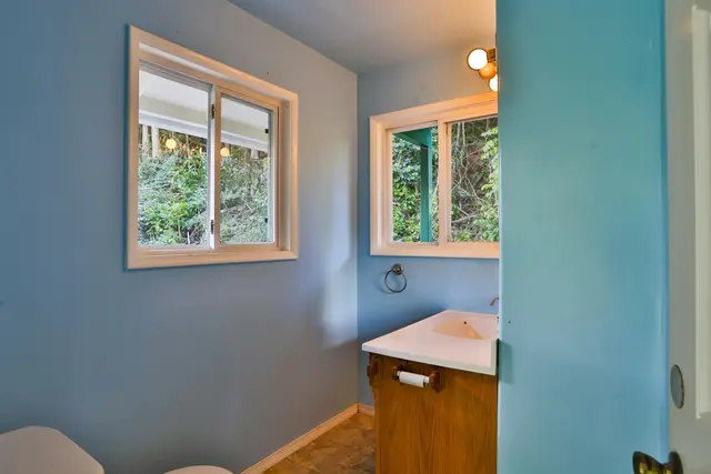 Listing Image for 441 Haloa Rd 28 of 33