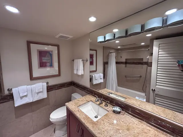 Listing Image for 2481 Kaanapali Pkwy 812/r 8 of 28