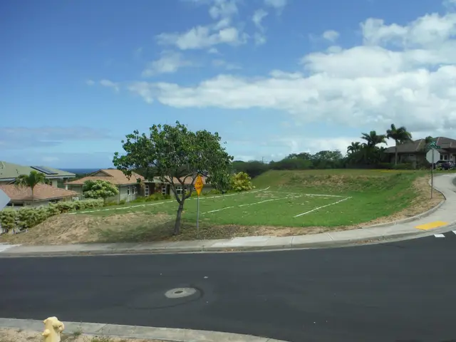 Listing Image for 15 E Kapueone Pl 1 of 8