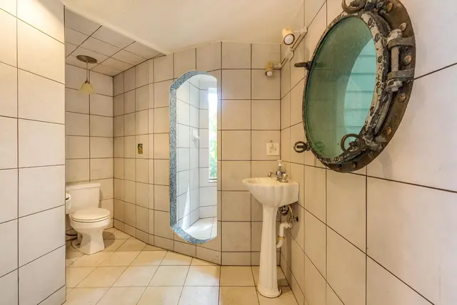 Listing Image for 810 Nahiku Rd 23 of 50