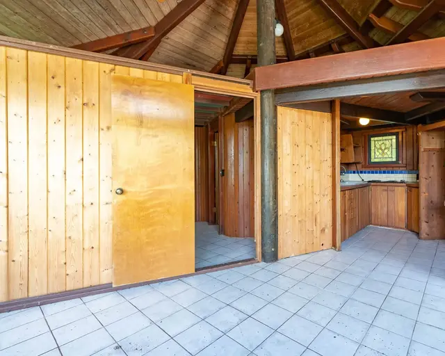 Listing Image for 810 Nahiku Rd 25 of 50