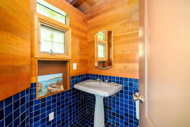 Listing Image for 810 Nahiku Rd 33 of 50
