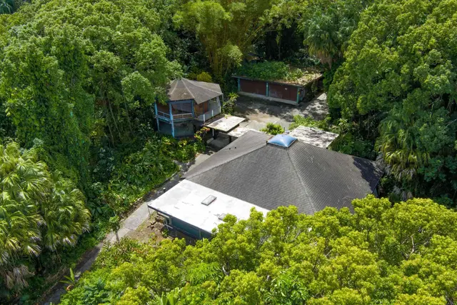 Listing Image for 810 Nahiku Rd 39 of 50