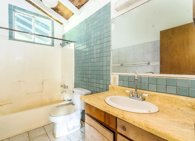 Listing Image for 810 Nahiku Rd 44 of 50
