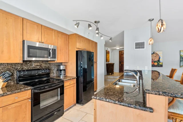 Listing Image for 50 Nohea Kai Dr 1-904 23 of 50