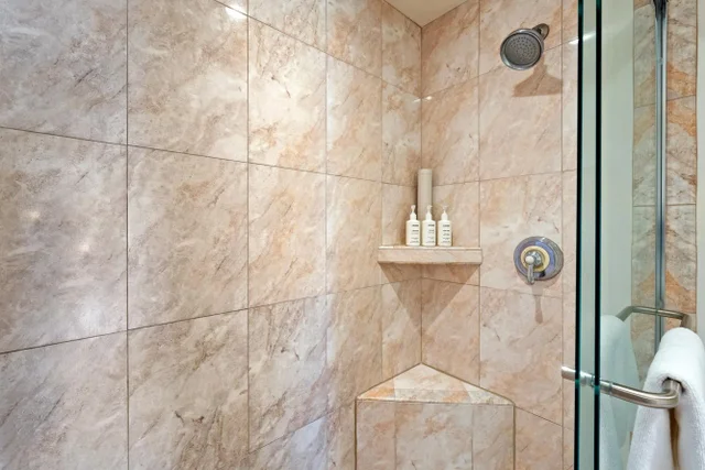 Listing Image for 50 Nohea Kai Dr 1-904 24 of 50