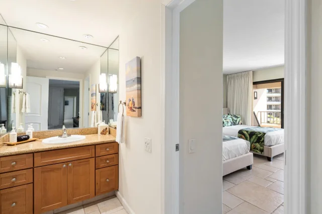 Listing Image for 50 Nohea Kai Dr 1-904 29 of 50