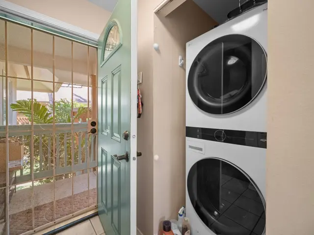 Listing Image for 55 Halili Ln 11e 15 of 36