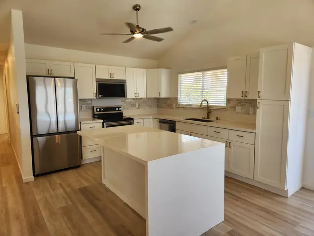 Listing Image for 270 Palanehe St 3 of 23