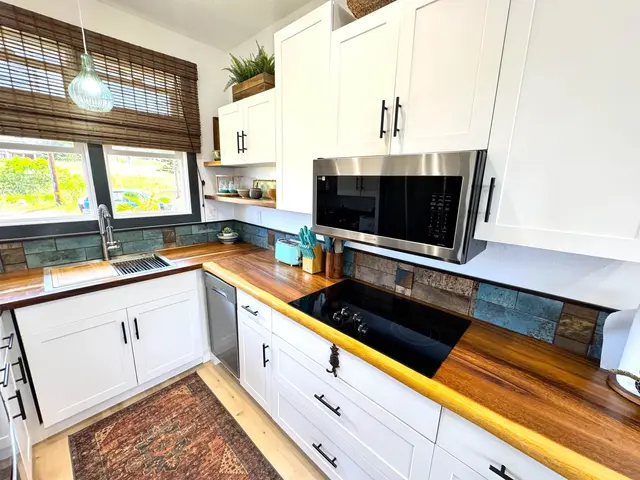 Listing Image for 38 Linohau Pl 457 15 of 23