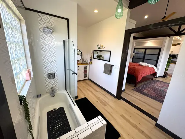 Listing Image for 38 Linohau Pl 457 19 of 23