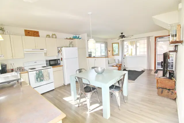 Listing Image for 138 Omaikai Pl 5 of 38