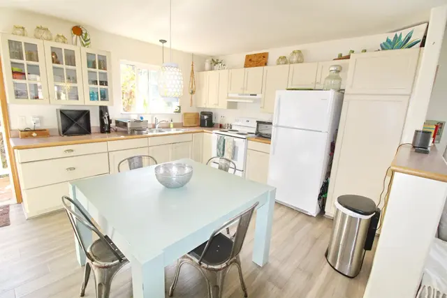 Listing Image for 138 Omaikai Pl 6 of 38