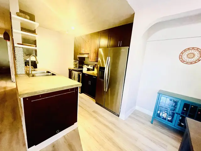 Listing Image for 140 Uwapo Rd 53-101 12 of 48