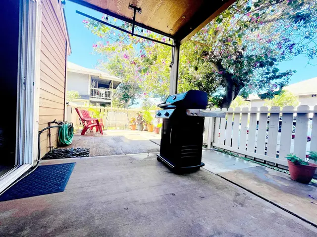 Listing Image for 140 Uwapo Rd 53-101 40 of 48
