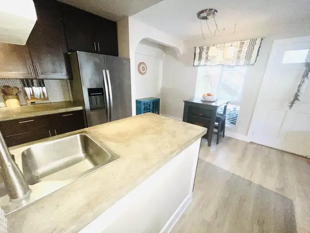 Listing Image for 140 Uwapo Rd 53-101 8 of 48