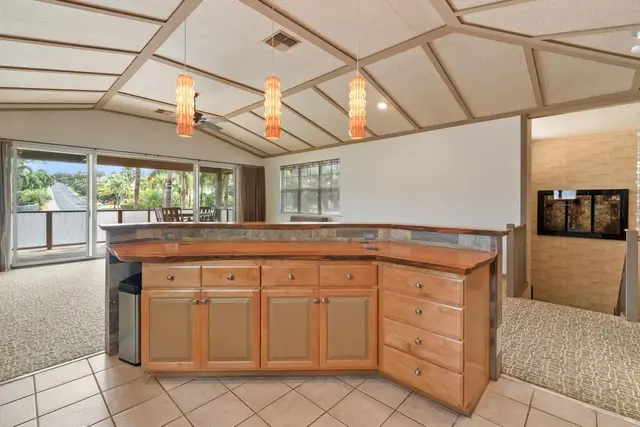 Listing Image for 18 Hoohale St 11 of 50