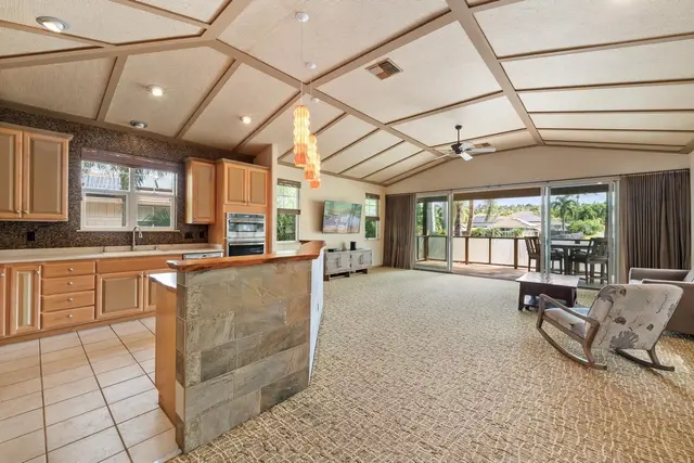 Listing Image for 18 Hoohale St 15 of 50