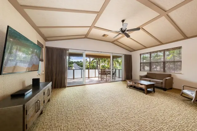 Listing Image for 18 Hoohale St 17 of 50