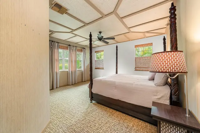 Listing Image for 18 Hoohale St 22 of 50