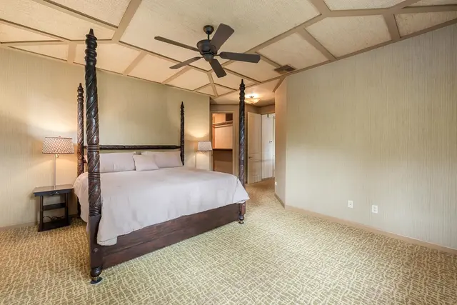 Listing Image for 18 Hoohale St 24 of 50