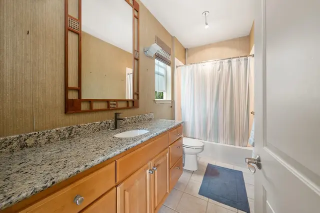 Listing Image for 18 Hoohale St 32 of 50