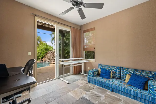 Listing Image for 18 Hoohale St 40 of 50
