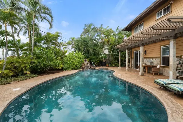 Listing Image for 18 Hoohale St 44 of 50