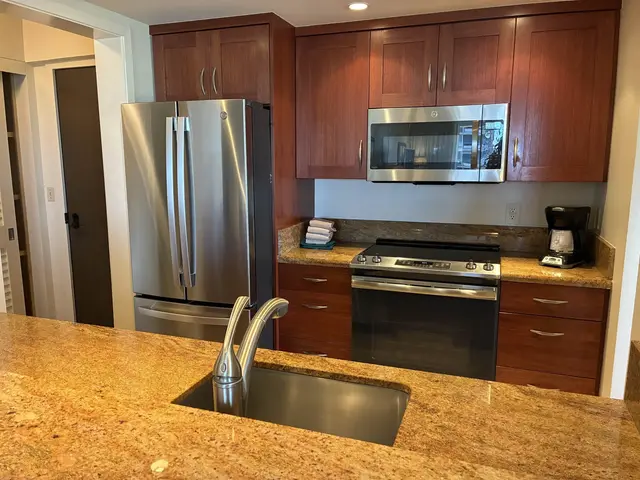 Listing Image for 2481 Kaanapali Pkwy 1023 V 12 of 37