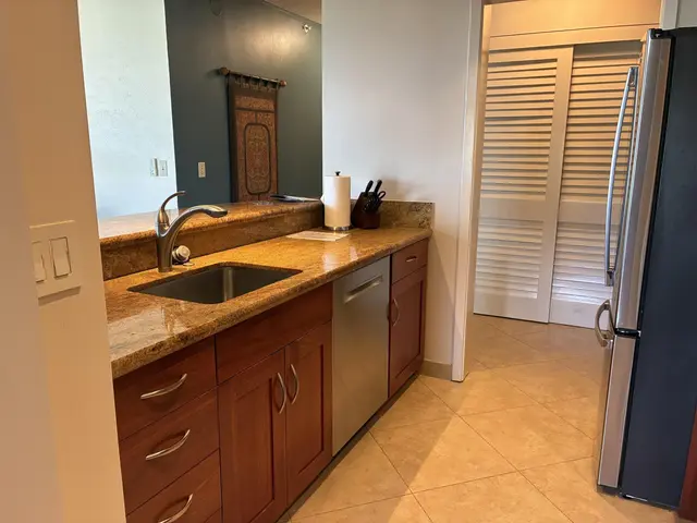 Listing Image for 2481 Kaanapali Pkwy 1023 V 13 of 37